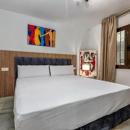 Appartement 2 Bedroom In Puerto Banus With Open Sea Views Marbella